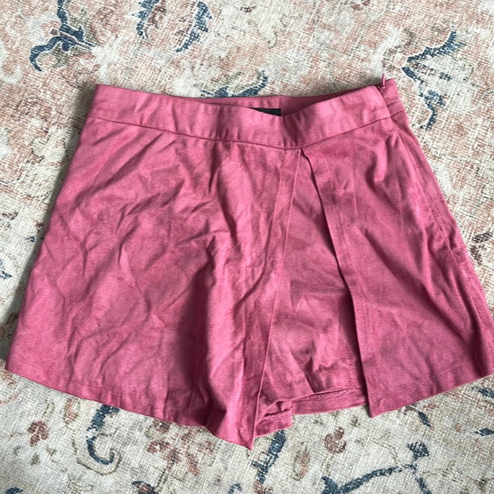 Forever 21 skort with shorts in the back. Size s.